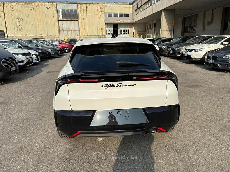 Nuova Alfa Romeo Junior Ti 145 CV (106 kW) 2026 Bianco SUV