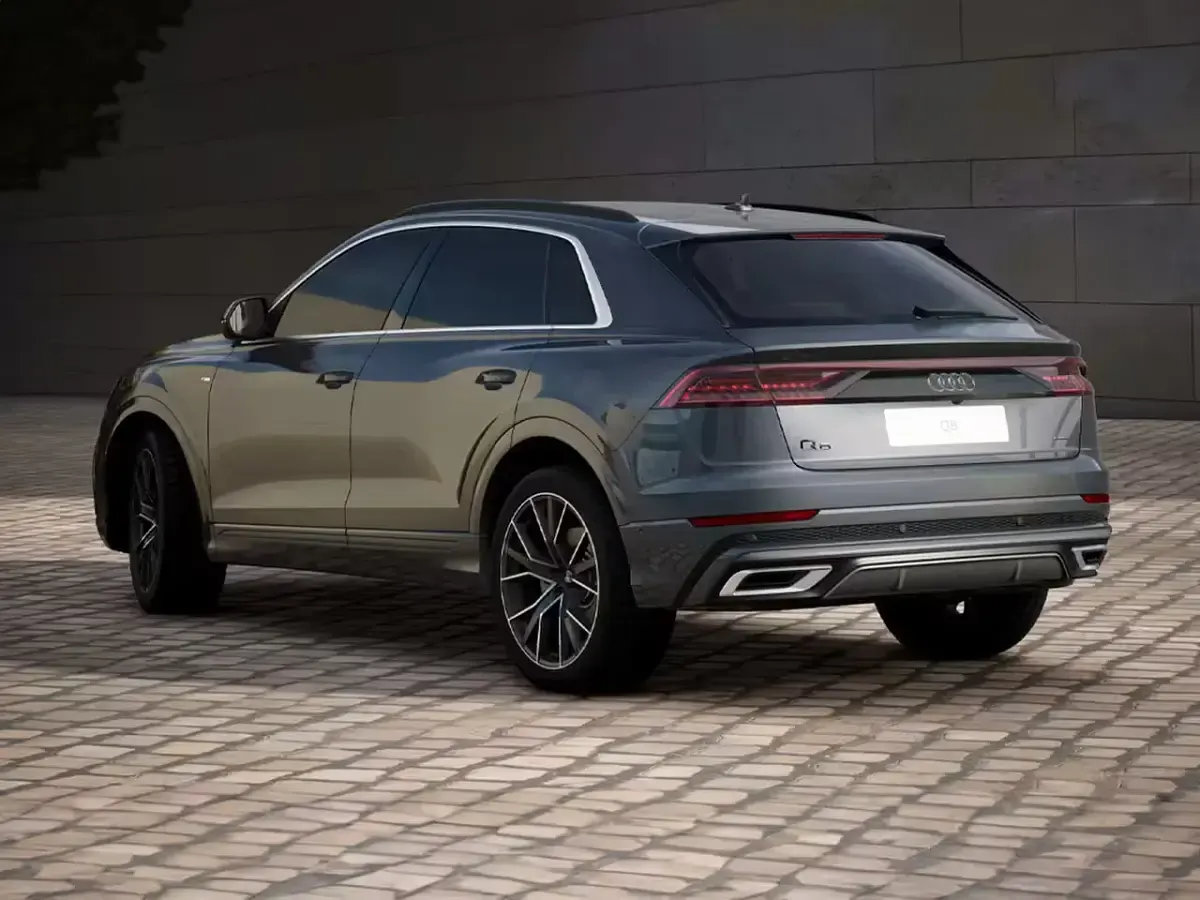 Usata Audi Q8 Sport 285 CV (209 kW) 2024 Grigio SUV