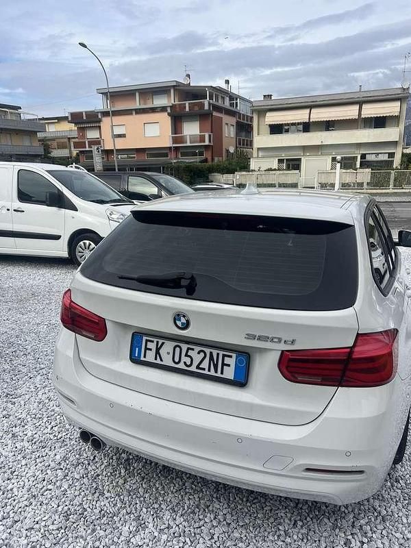 Usata BMW 320 Advantage 190 CV (139 kW) 2017 Other Station wagon