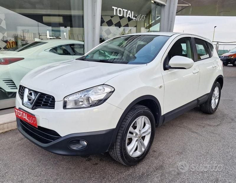 Usata Nissan Qashqai Acenta 117 CV (86 kW) 2010 Bianco pastello SUV