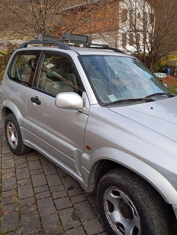 Usata Suzuki Grand Vitara 94 CV (69 kW) 2003 Argento SUV