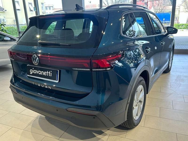 Usata VW Tiguan Life 150 CV (110 kW) 2025 Blu/azzurro SUV