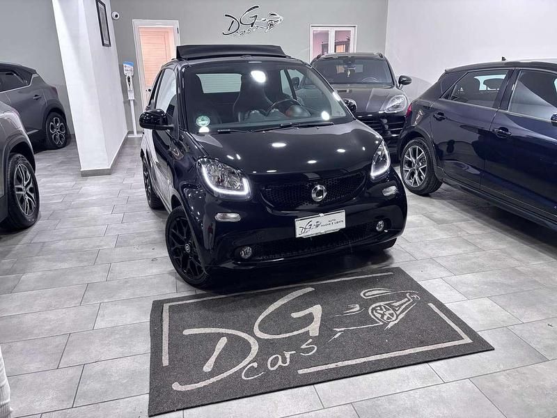 Usata Smart ForTwo Cabrio Prime 90 CV (66 kW) 2017 Nero Cabrio