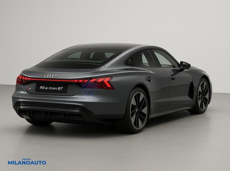 Usata Audi e-tron GT quattro Ambiente 570 kW (775 CV) 2025 Grigio Berlina