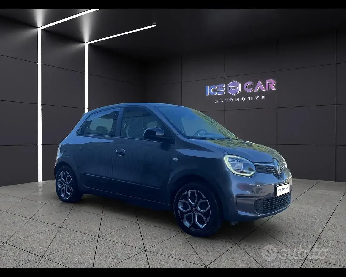 Usado Renault Twingo Equilibre 30 kW (42 HP) 2023 Cinzento Citadino