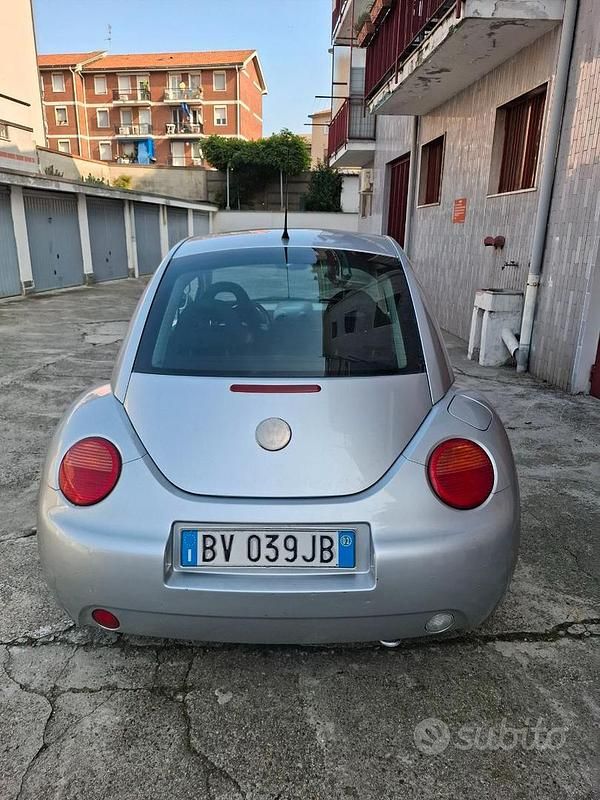 Usata VW New Beetle 2002 Grigio Utilitaria
