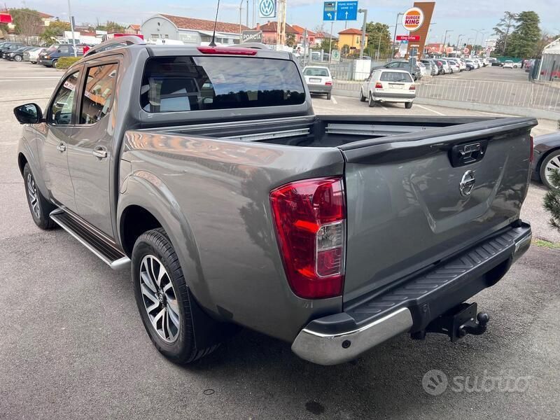 Usata Nissan Navara N-Connecta 190 CV (139 kW) 2018 Grigio Pick-up