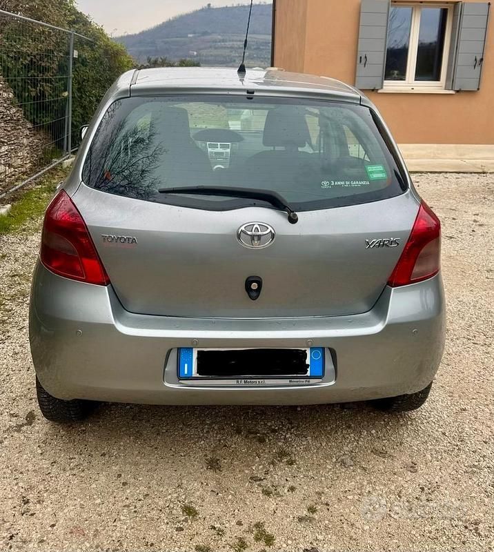 Usata Toyota Yaris Sol 2007 Grigio Berlina