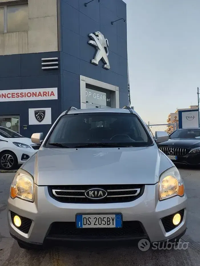 Usata Kia Sportage Active 140 CV (102 kW) 2008 Grigio SUV