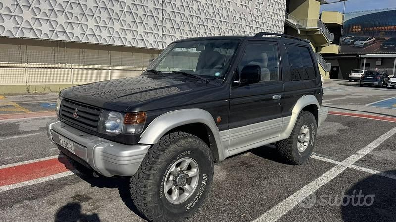 Usata Mitsubishi Pajero 1995 Grigio SUV