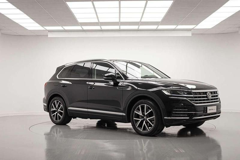 Usata VW Touareg Elegance 231 CV (169 kW) 2023 Nero SUV