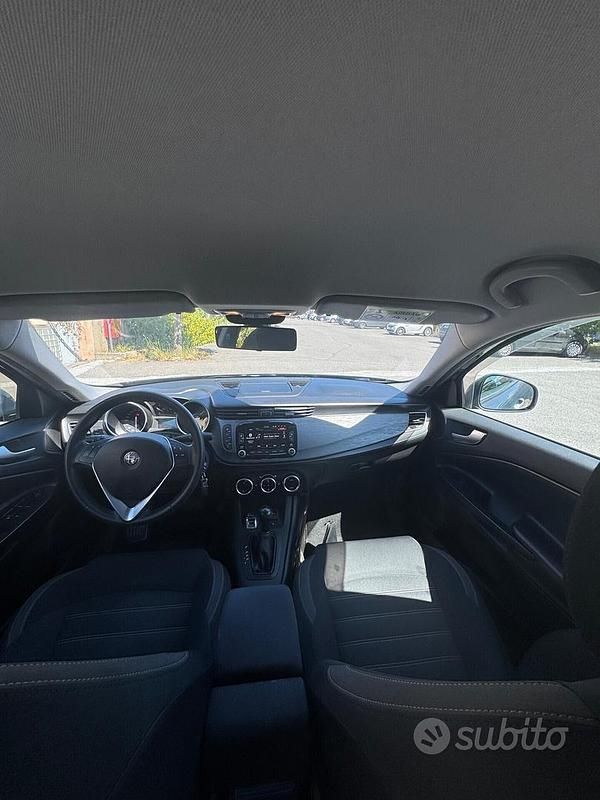 Usata Alfa Romeo Giulietta Super 120 CV (88 kW) 2019 Grigio Utilitaria