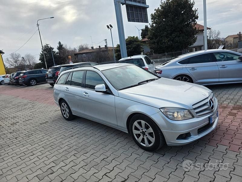 Usata Mercedes C220 Avantgarde 170 CV (125 kW) 2009 Grigio Station wagon