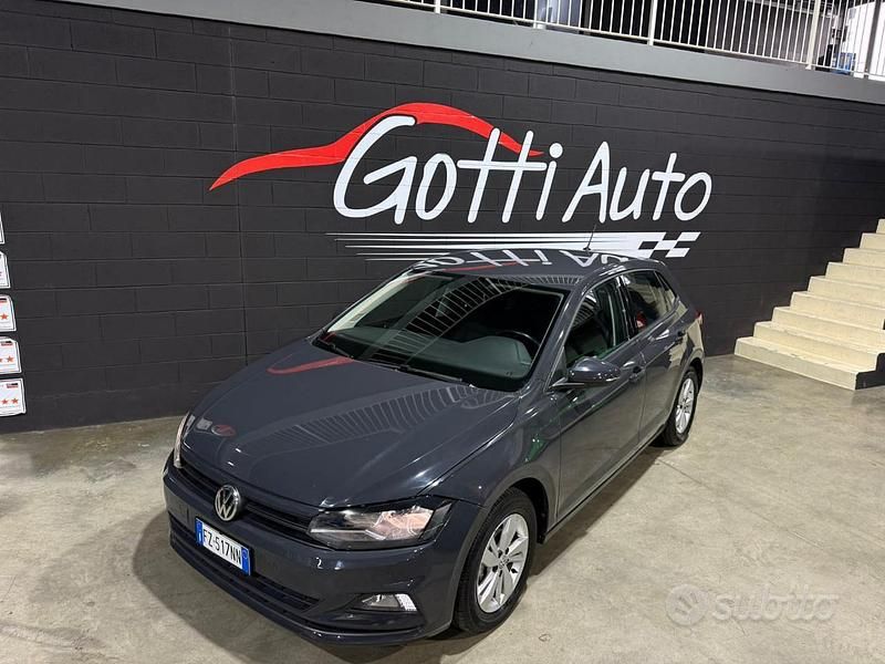 Grigio scuro Usata 2020 VW Polo Tre volumi | 15.900 € (Buon prezzo) - Immagine 1/4