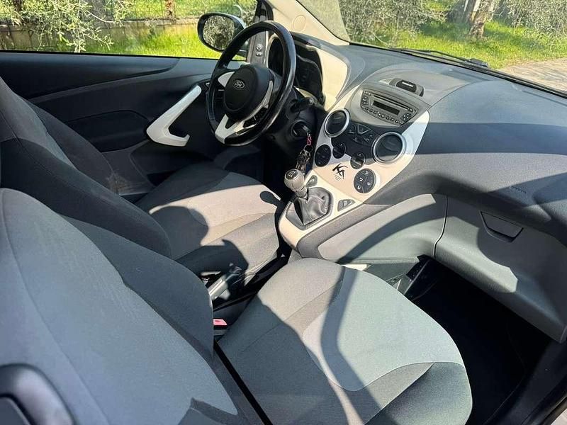 Usata Ford Ka Titanium 69 CV (50 kW) 2015 Bianco Utilitaria