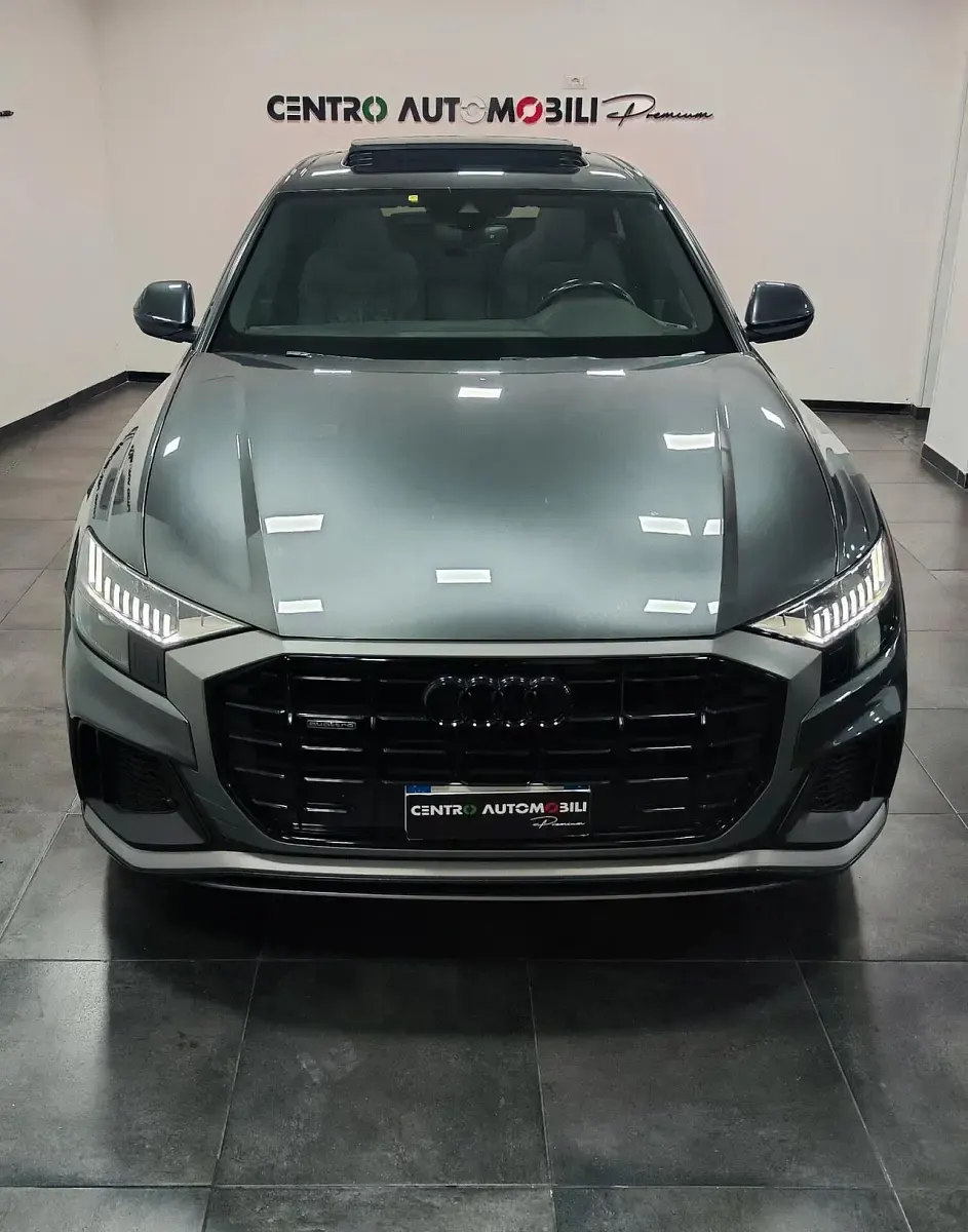 Usata Audi Q8 S-Line 286 CV (210 kW) 2019 Grigio SUV