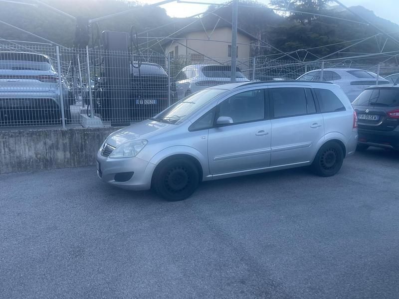 Usata Opel Zafira Enjoy 150 CV (110 kW) 2009 Argento Monovolume
