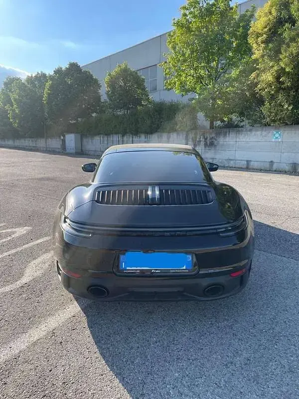 Usata Porsche 992 480 CV (353 kW) 2023 Nero Cabrio