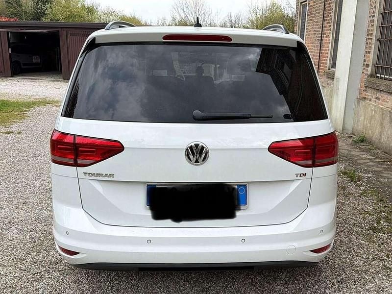 Usata VW Touran Trendline 116 CV (85 kW) 2017 Bianco Monovolume