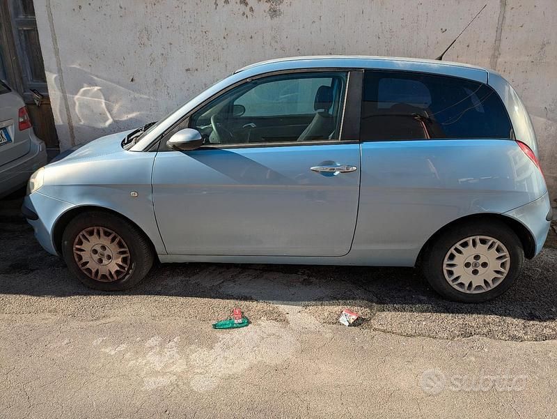 Usata Lancia Ypsilon 70 CV (51 kW) 2004 Utilitaria