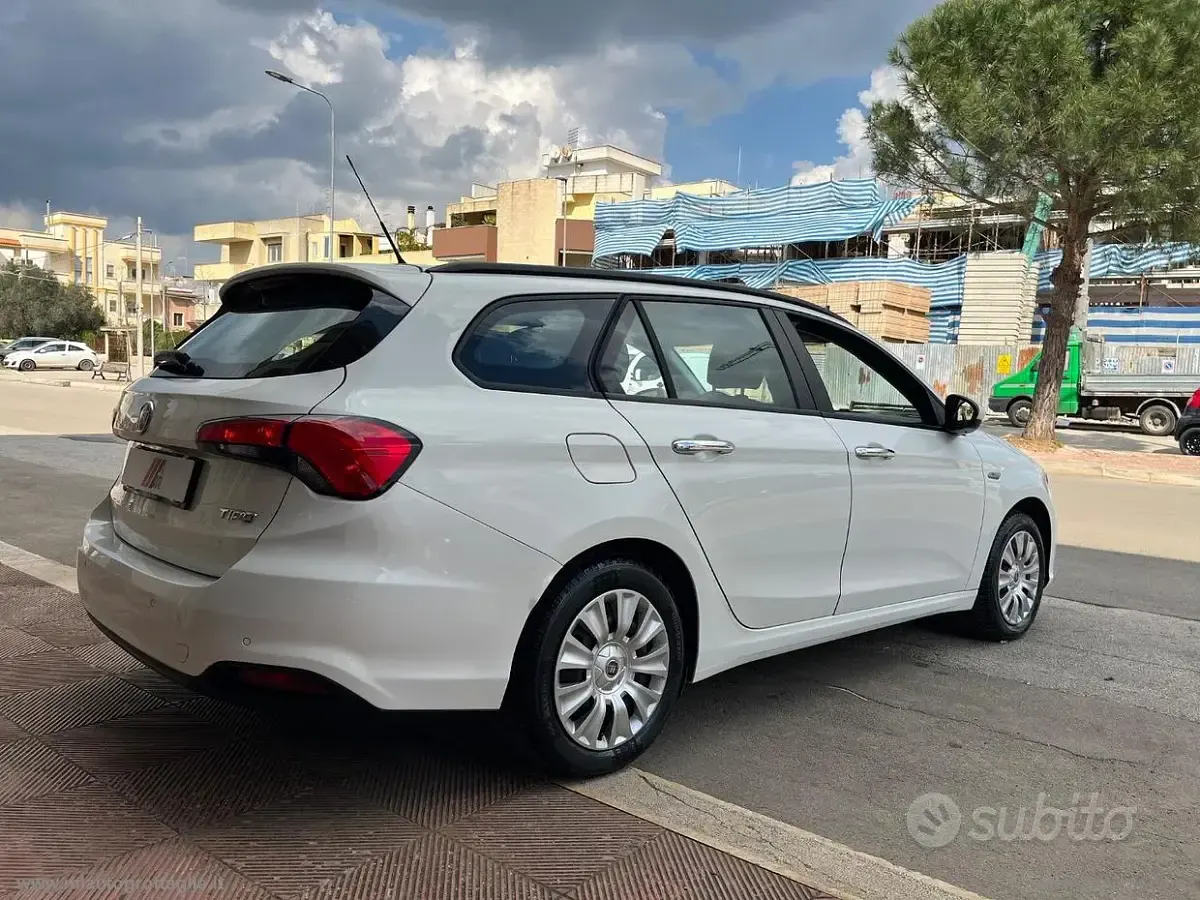 Usata Fiat Tipo Business 120 CV (88 kW) 2017 Bianco Station wagon