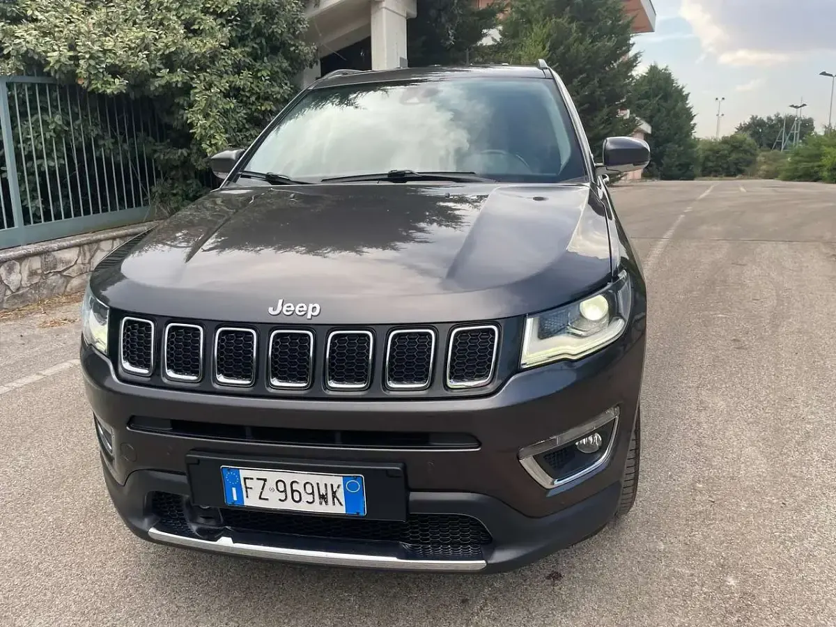 Usata Jeep Compass Limited 140 CV (102 kW) 2020 Grigio SUV