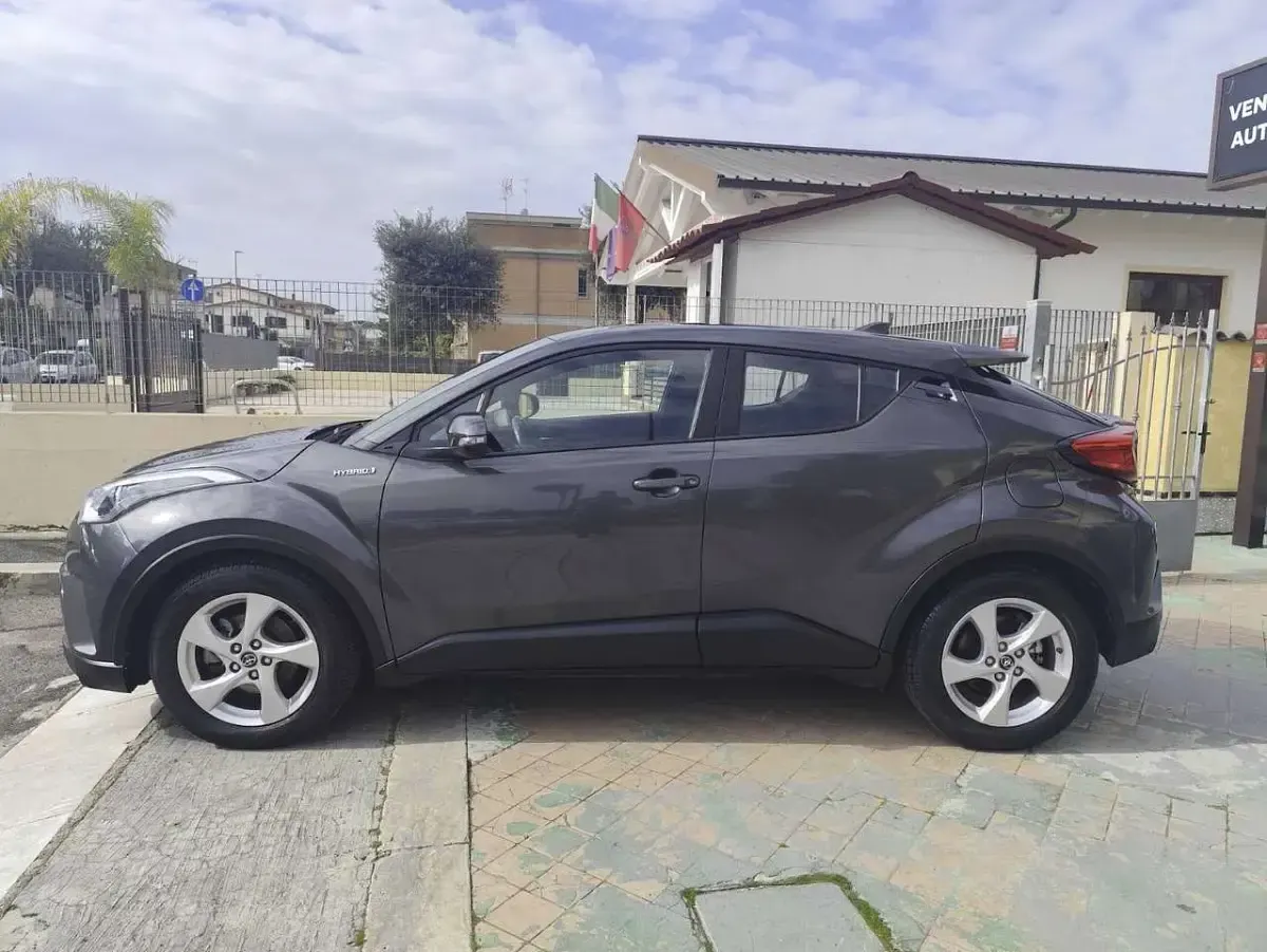 Gebraucht Toyota C-HR Business Edition 98 PS (72 kW) 2018 Grau SUV