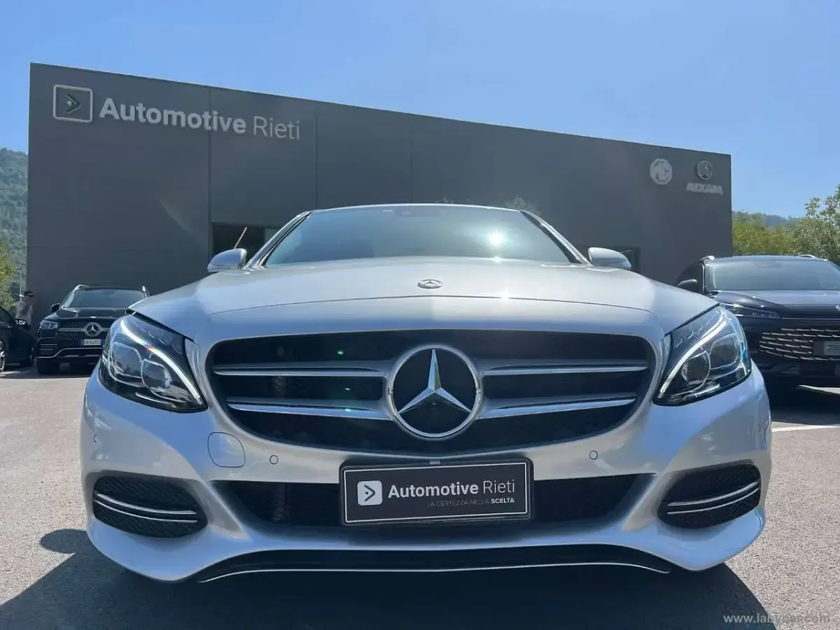 Usata Mercedes C250 204 CV (150 kW) 2015 Argento iridio Berlina