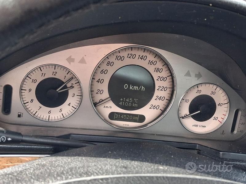 Begagnad Mercedes E320 204 HK (150 kW) 2008 Svart Kombi
