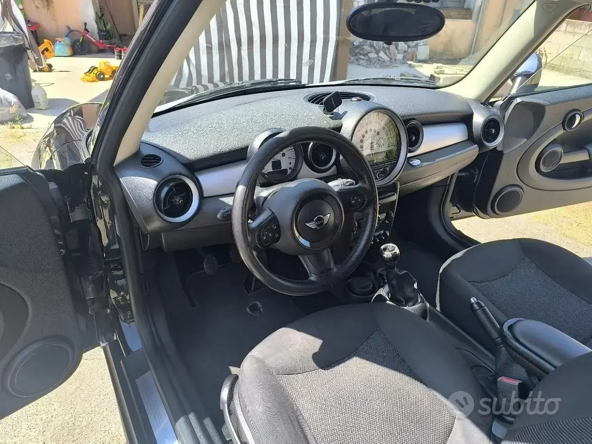 Usata Mini Cooper Coupé 122 CV (89 kW) 2012 Nero Coupé