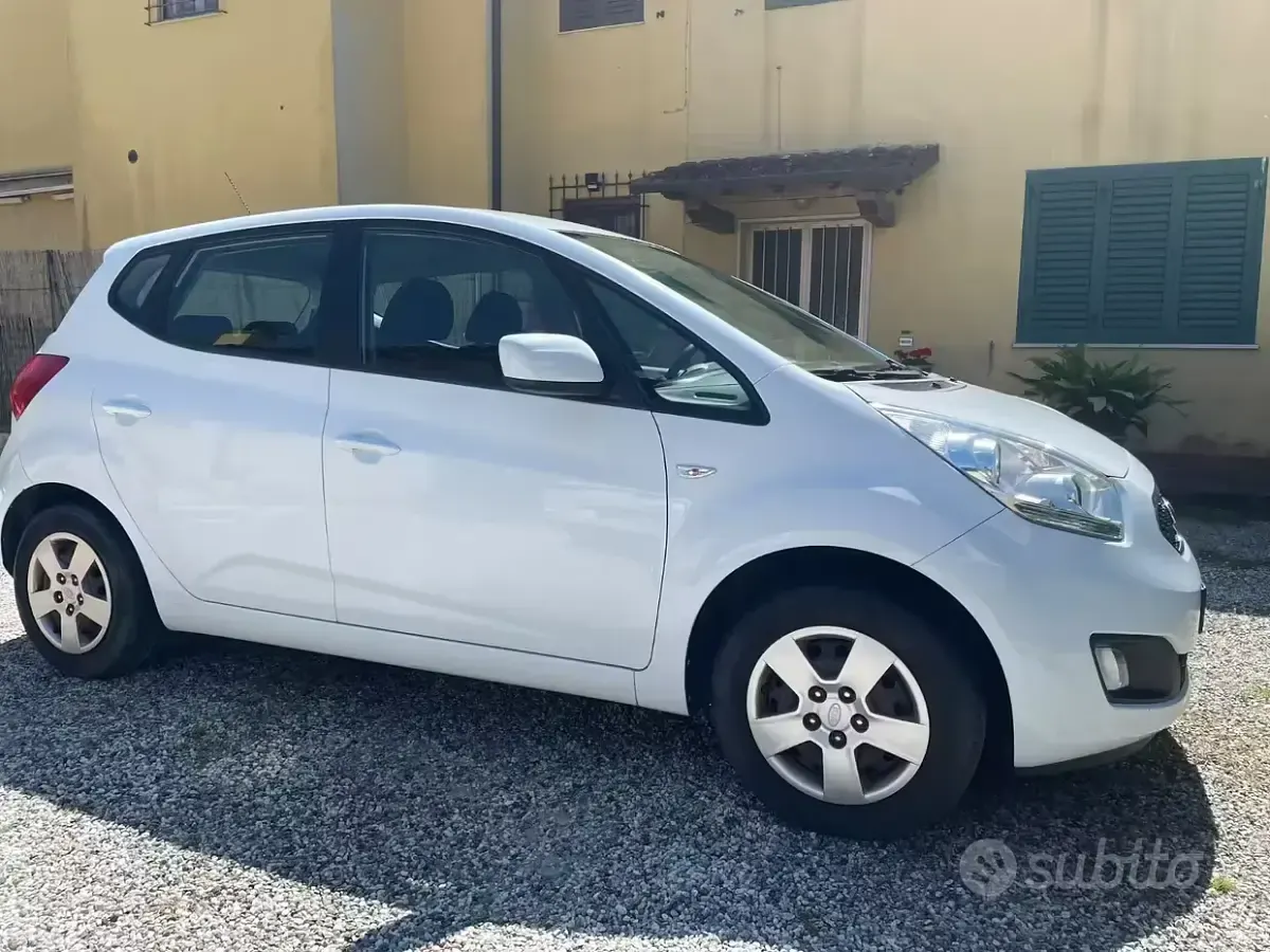 Usata Kia Venga 90 CV (66 kW) 2014 Bianco Utilitaria