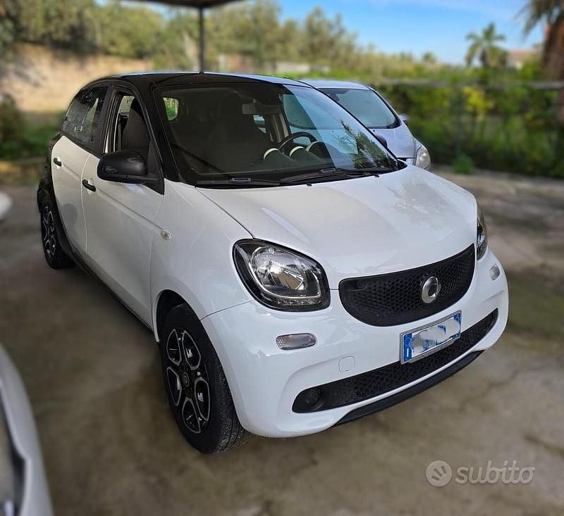 Usata Smart ForFour 71 CV (52 kW) 2017 Bianco Utilitaria