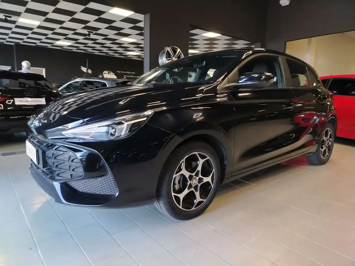 Usata MG MG3 Comfort 116 CV (85 kW) 2025 Nero Utilitaria
