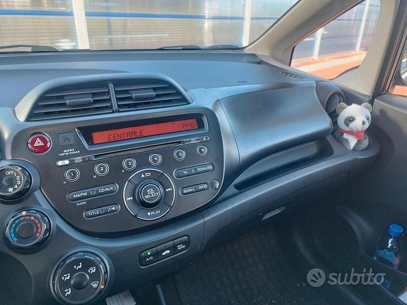 Usata Honda Jazz S 90 CV (66 kW) 2014 Marrone Utilitaria