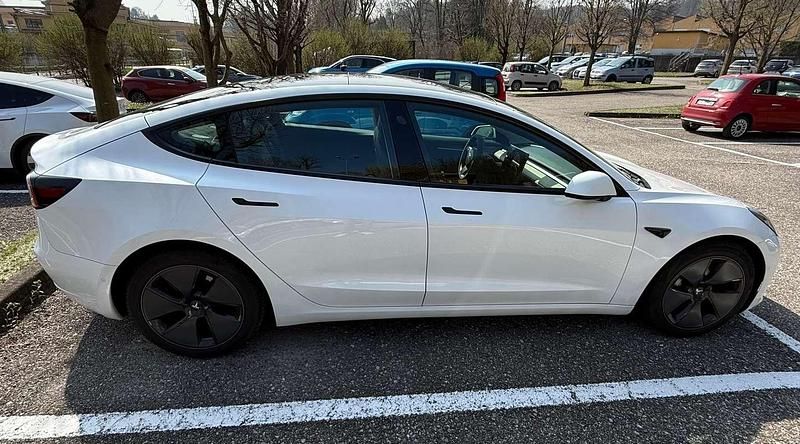 Usata Tesla Model 3 152 kW (208 CV) 2021 Bianco Berlina