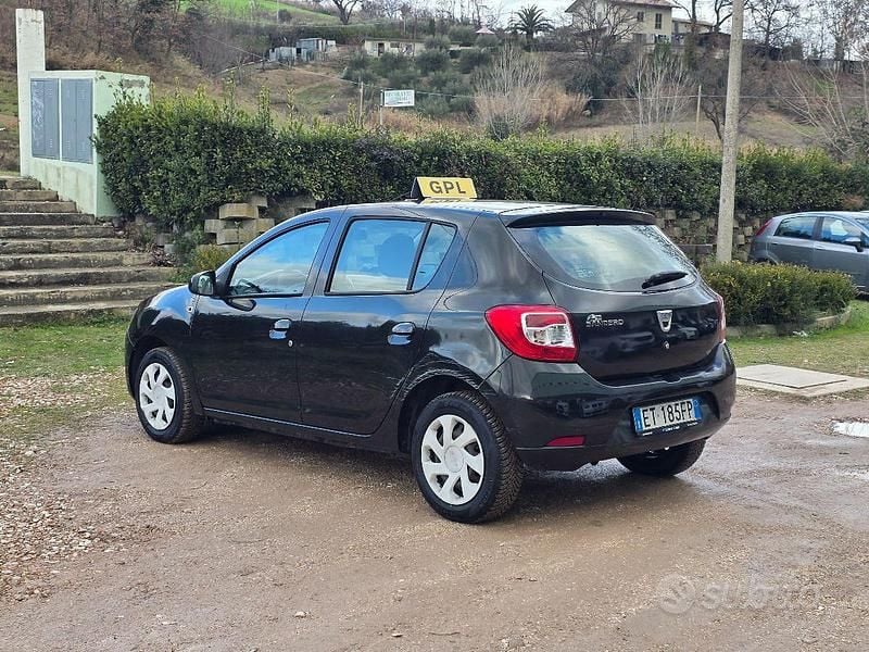 Usata Dacia Sandero 75 CV (55 kW) 2014 Bianco Utilitaria
