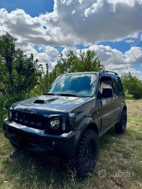 Usata 2009 Suzuki Jimny SUV | 11.500 € (Cara) - Immagine 1/2