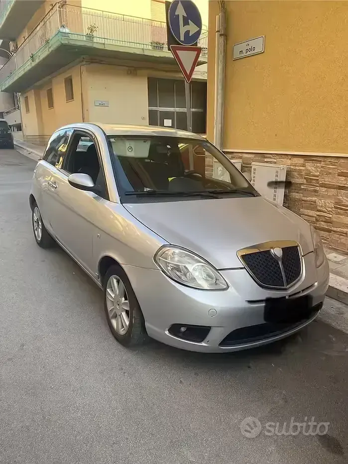 Usata Lancia Ypsilon 60 CV (44 kW) 2007 Grigio Utilitaria