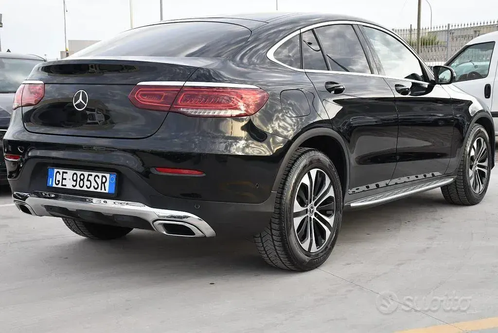 Usata Mercedes GLC200 197 CV (144 kW) 2021 Nero SUV
