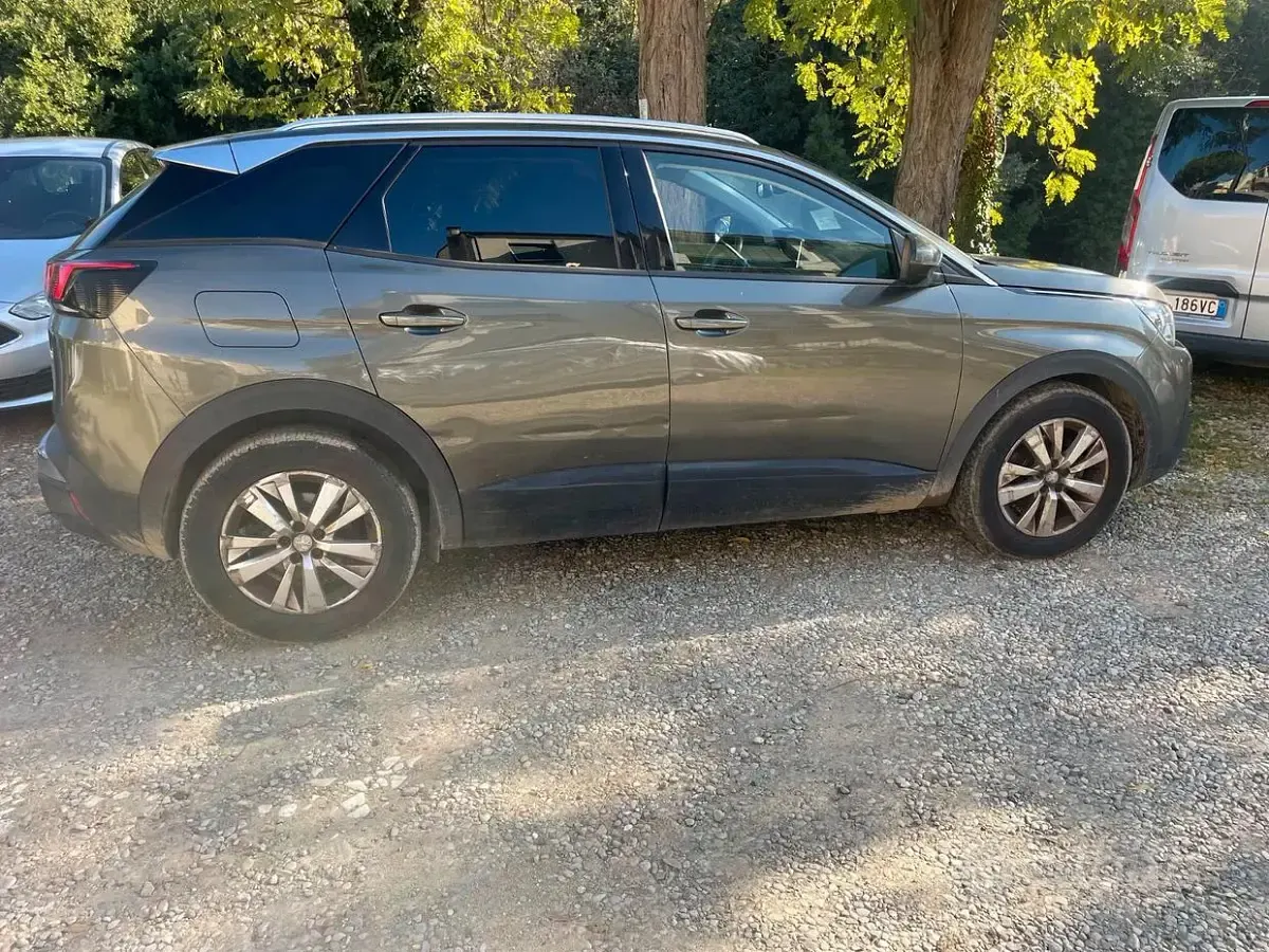 Usata Peugeot 3008 120 CV (88 kW) 2019 Grigio SUV
