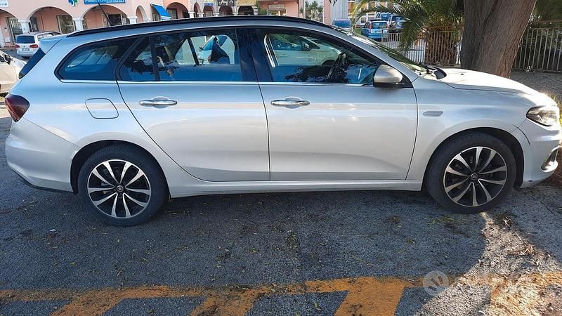 Usata Fiat Tipo 110 CV (80 kW) 2019 Grigio Station wagon