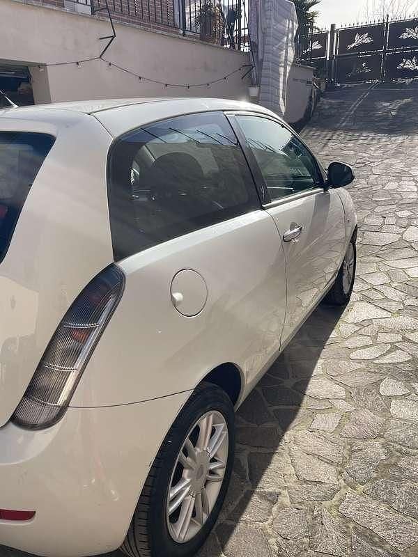 Usata Lancia Ypsilon 75 CV (55 kW) 2009 Utilitaria