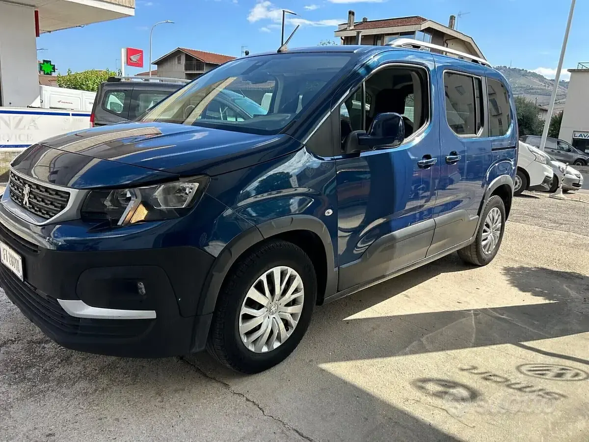 Usata Peugeot Rifter GT-line 102 CV (75 kW) 2019 Blu Monovolume