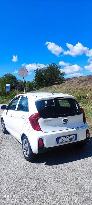 Gebraucht Kia Picanto 66 PS (48 kW) 2015 Weiß Kleinwagen