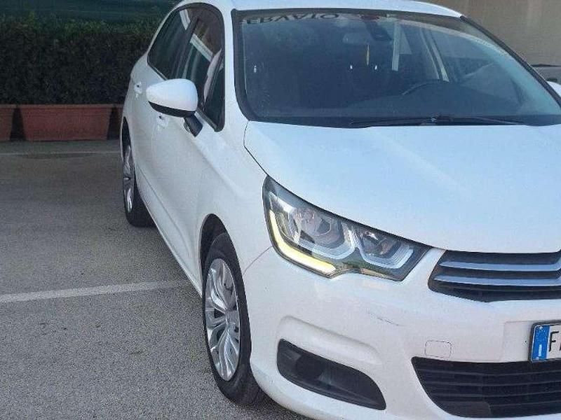 Usata Citroën C4 99 CV (72 kW) 2015 Bianco Utilitaria