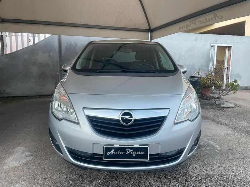 Usata Opel Meriva 110 CV (80 kW) 2011 Grigio Monovolume