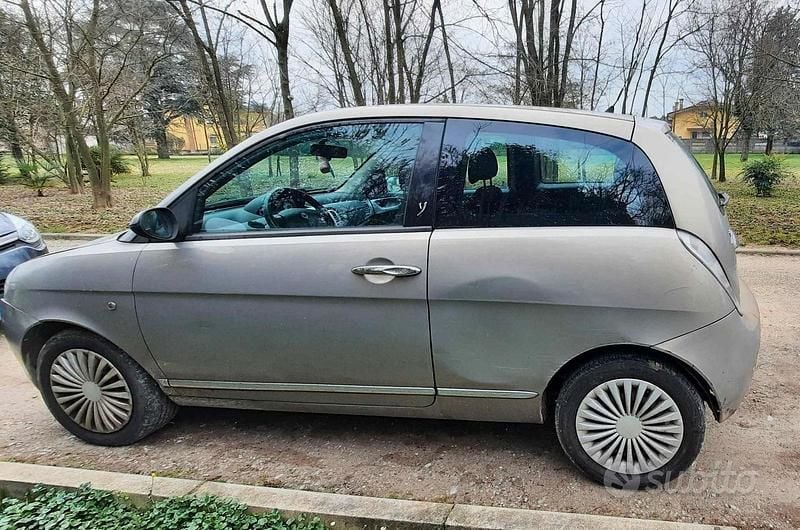 Usata Lancia Ypsilon 2007 Utilitaria