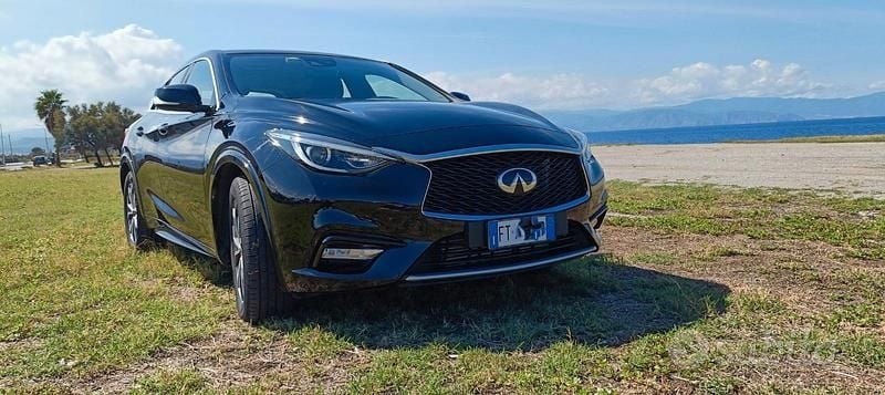Usata Infiniti Q30 Business 110 CV (80 kW) 2018 Nero Utilitaria