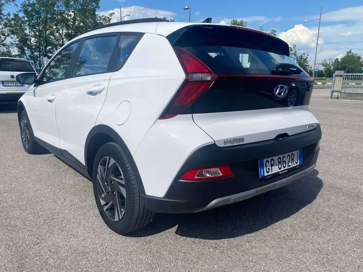 Usata Hyundai Bayon 84 CV (61 kW) 2023 Bianco SUV