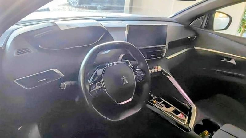 Usata Peugeot 3008 Allure 131 CV (96 kW) 2023 Argento SUV